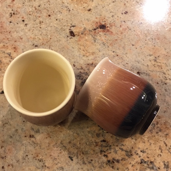 Two cups - Picture 2 of 5